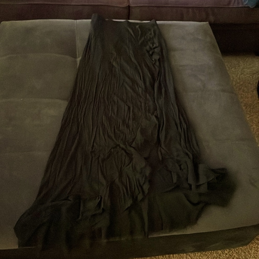Black lined gauzy skirt with slit, super soft, S/P, dressy or casual like new.